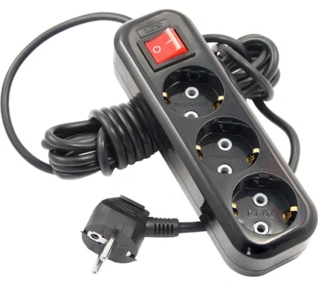 Удлинитель  3м 3 гн с з/к 16А 250В черный с выключателем Lux